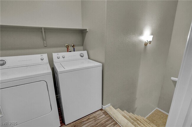 Building Photo - 2052 Jade Creek St