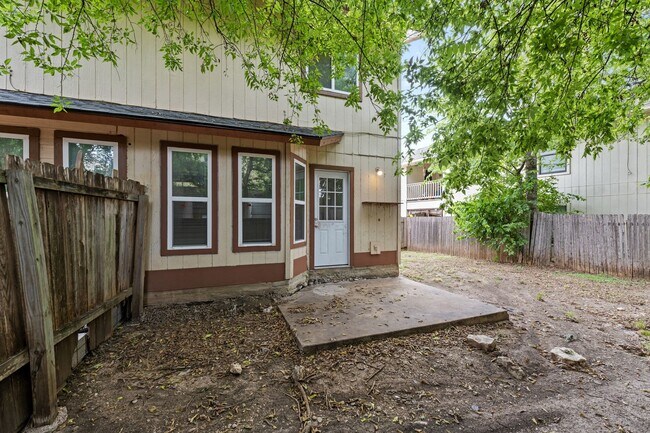 Building Photo - Rawhide Loop Duplex