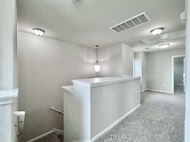 Building Photo - 308 Craters of the Moon Blvd