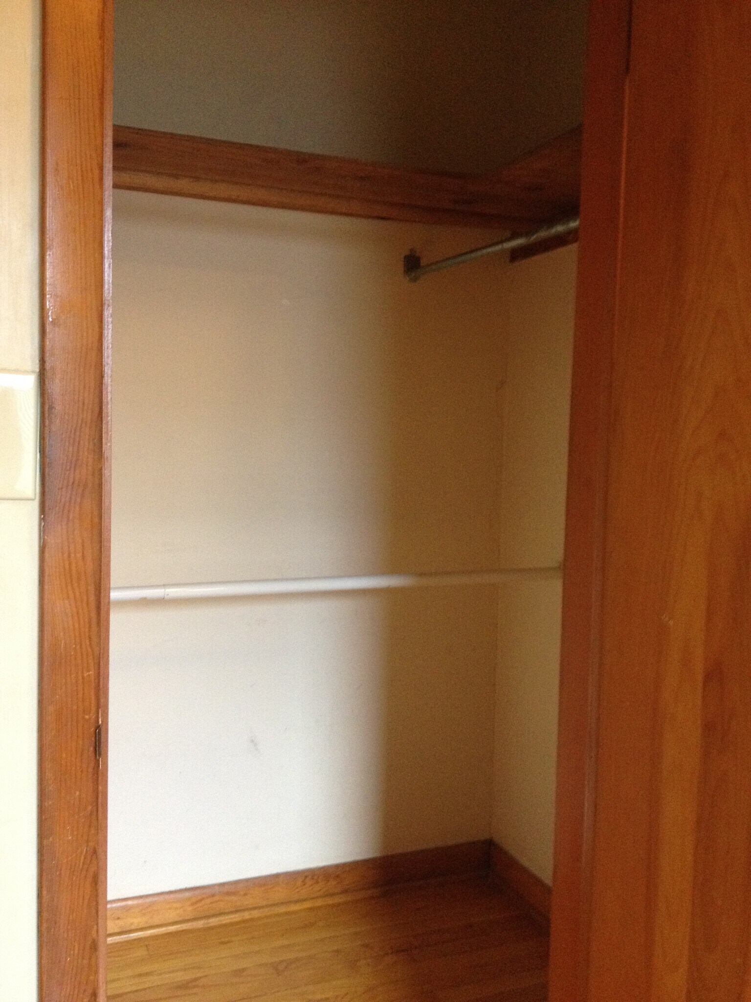 Building Photo - 2421 S Howell Ave