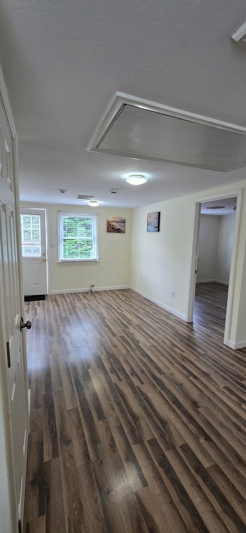 Building Photo - Charming 3BR First-Floor Condo – Walk to B...