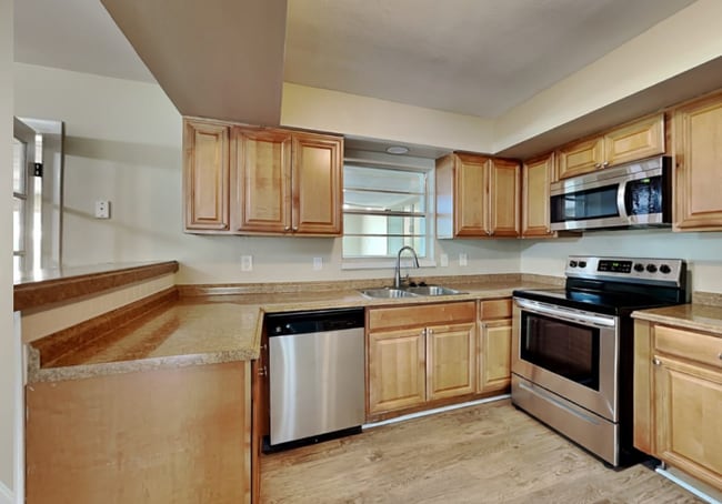 Building Photo - 7321 Egypt Lake Dr