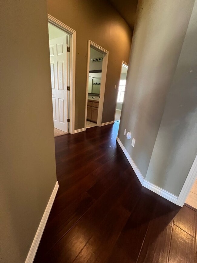 Building Photo - 3 Bed 2 Bath House Right down the road from Northridge Middle School.