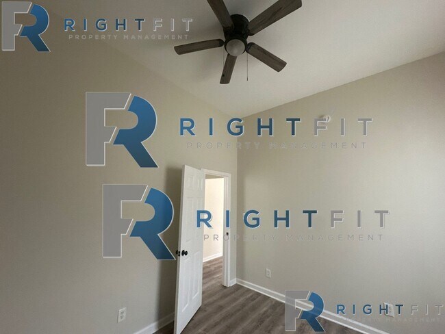 Building Photo - Newly Renovated Home in Louisville