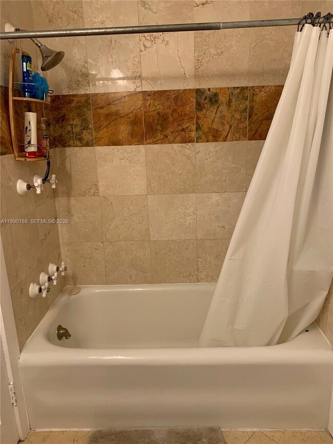 Building Photo - 329 W 28th St