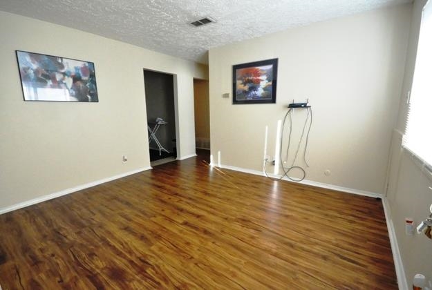 Living Room - Lexbrook Apartments