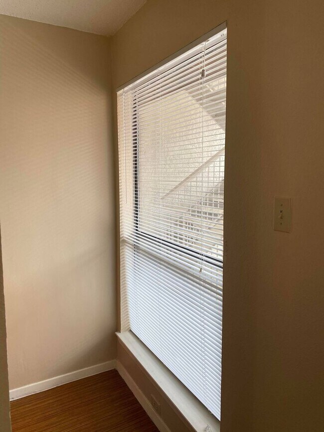 Building Photo - Sunchase 209 N/M