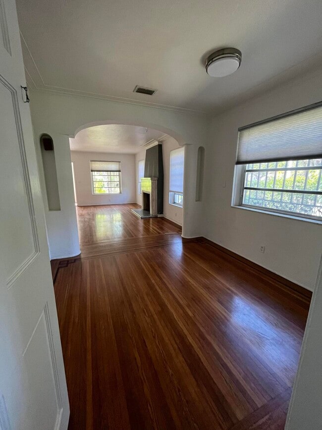 Building Photo - 175 SW 25th Rd