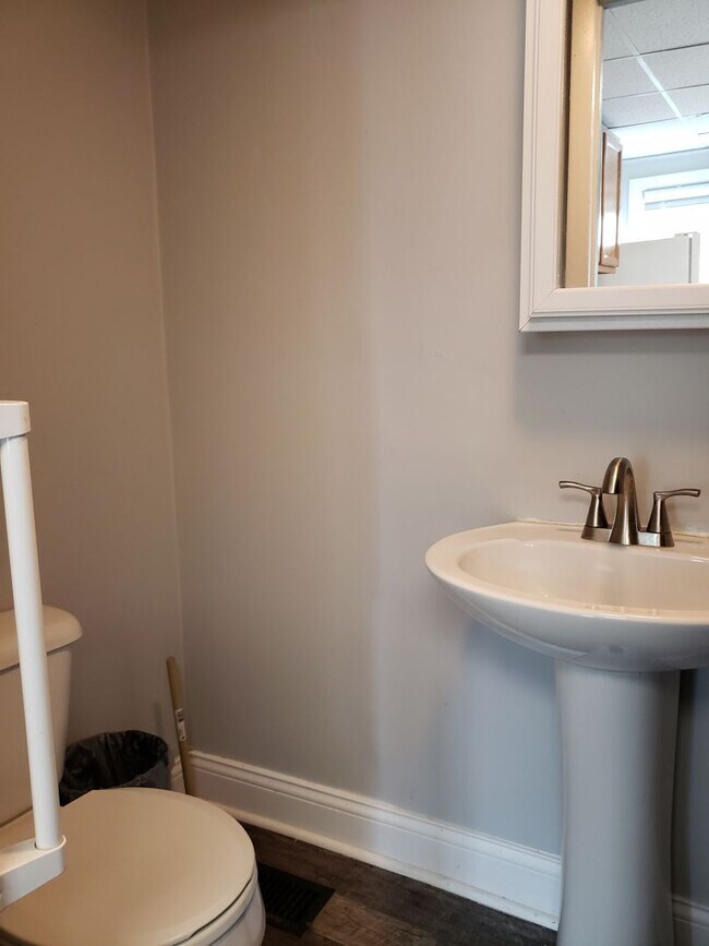 Building Photo - 2671 Brodhead Rd