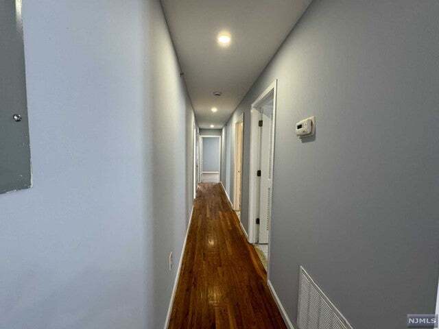 Building Photo - 40 11th Ave W