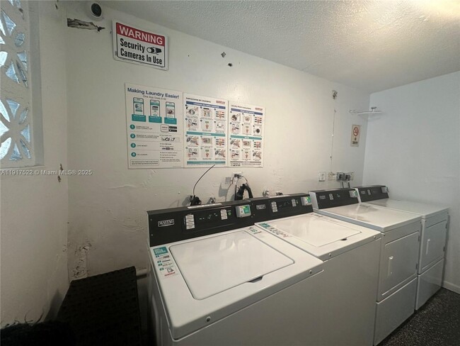 Building Photo - 529 SW 4th St