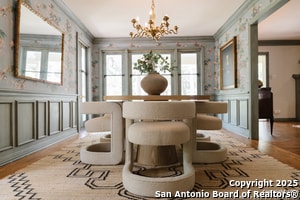 Building Photo - 140 W Fair Oaks Pl