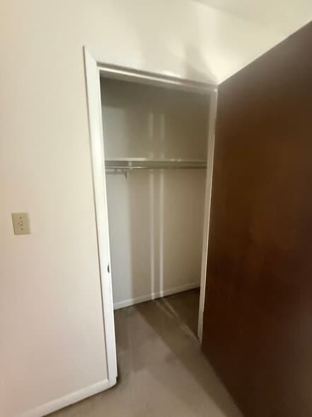 Building Photo - 258 Plantation Rd SW