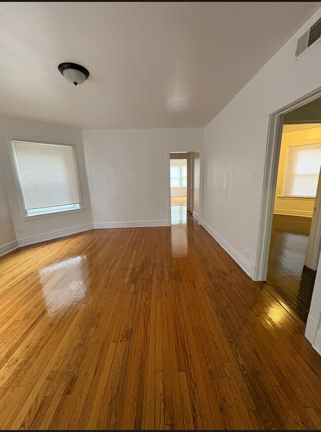 Building Photo - 7741 S Yates Blvd