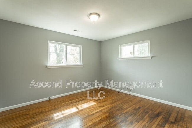 Building Photo - 1113 Jarvis Ave