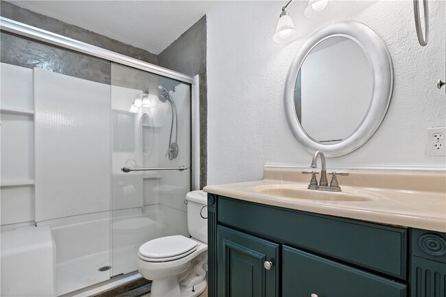 Building Photo - 2703 Allen Forest Dr