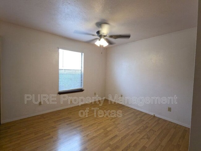 Building Photo - 12709 Burson Dr