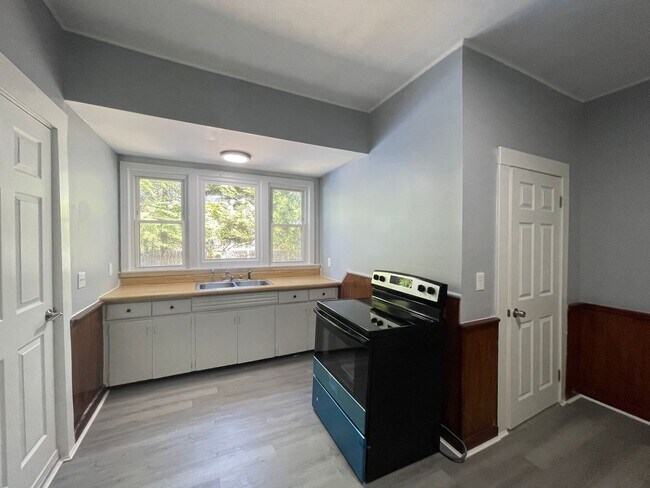 Building Photo - 124-126 Appleton