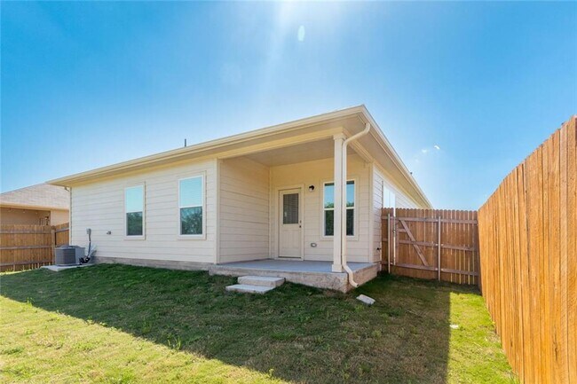 Building Photo - 216 Hess Dr
