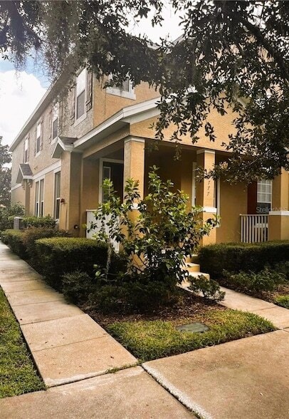 Building Photo - 10777 Garden Lily Dr