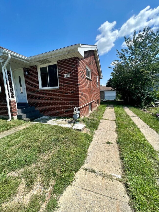 Building Photo - Newly Updated! 1 Bedroom 1 Bathroom Home -...