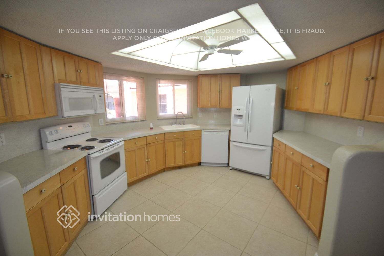 Building Photo - 3705 Pin Oaks St
