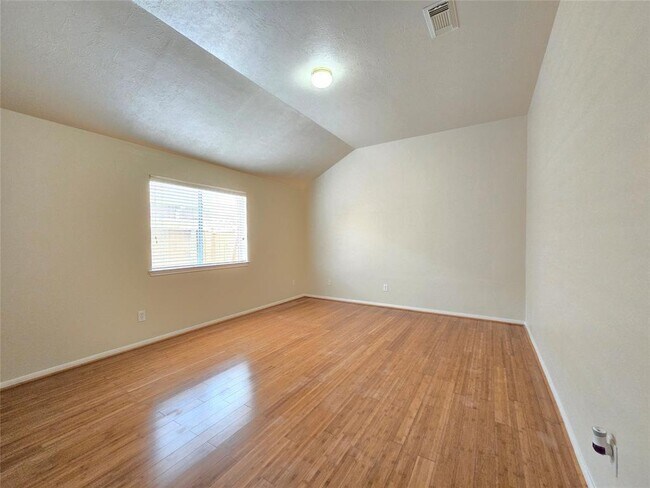 Building Photo - 4011 Lone Dove Ct