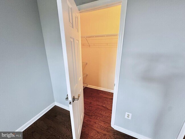 Building Photo - 5500 Holmes Run Pkwy