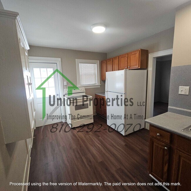 Building Photo - 1042 Gillett St