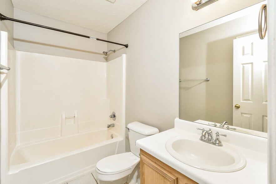 Building Photo - 878 Lavergne Ln