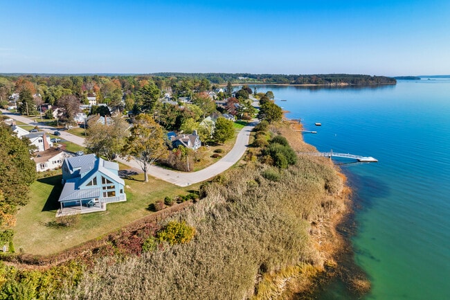 Primary Photo - 1 Shoreline Dr