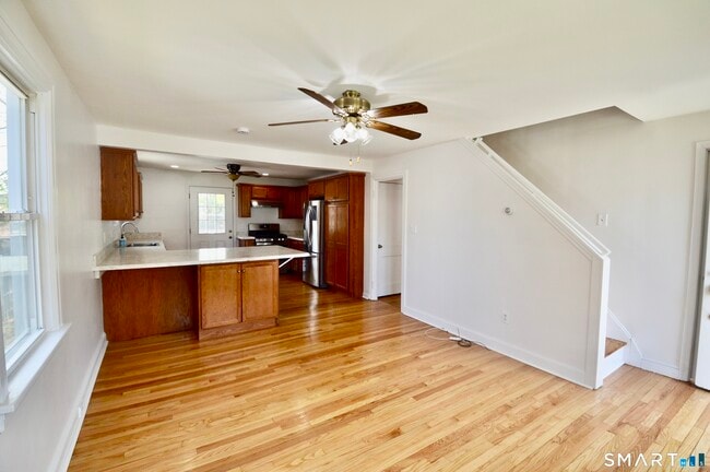 Building Photo - 314 Knowlton St