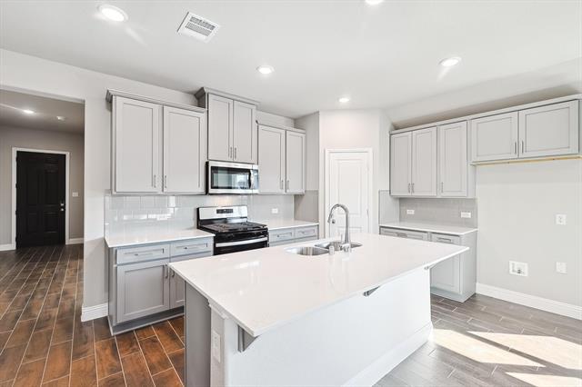 Building Photo - 405 Portina Dr