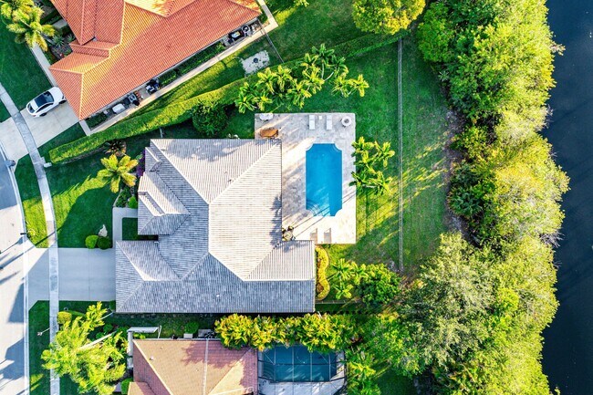 Building Photo - 20376 Hacienda Ct