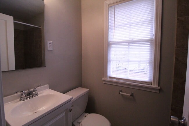 Building Photo - January FREE On This 3 Bedroom 2 Bath Duplex