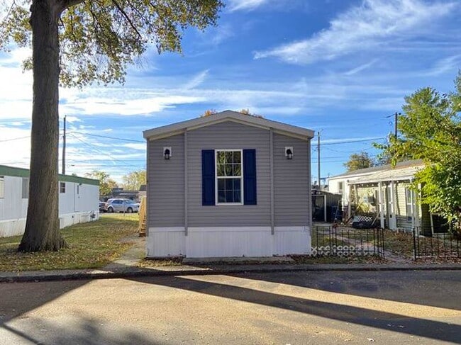 Building Photo - 2501 N Apperson Way