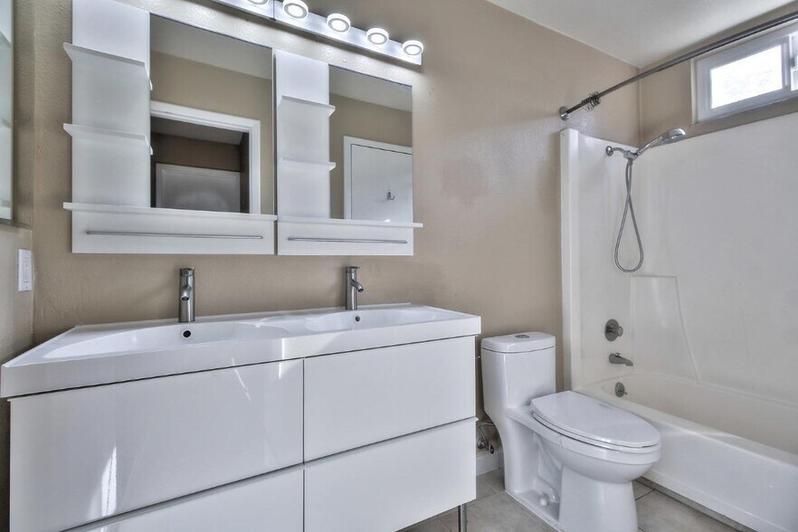 Building Photo - 118 Flynn Ave