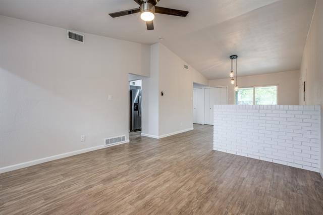Building Photo - 203 N Forest Crest Dr