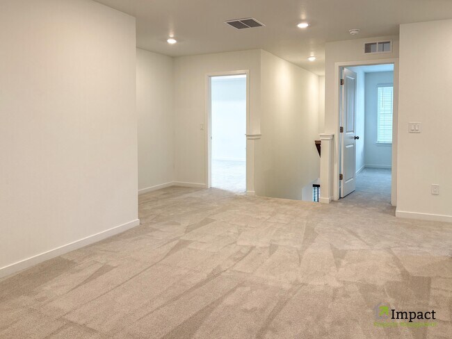 Building Photo - 10228 Vaughn St