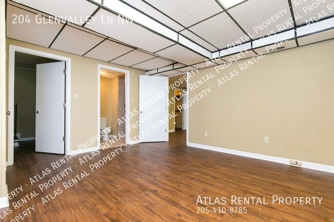 Building Photo - 204 Glenvalley Ln NW