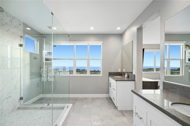 Building Photo - 26304 Paseo Horizonte