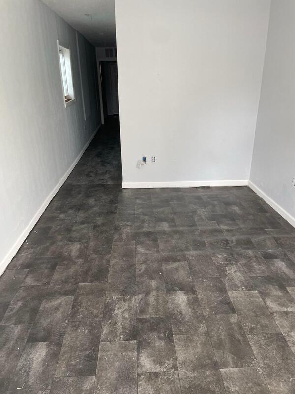 Building Photo - 1713 W Oak St