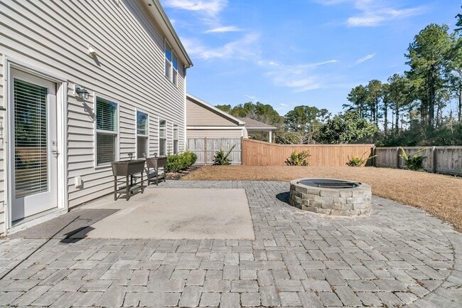 Building Photo - 1624 Shady Pine Rd