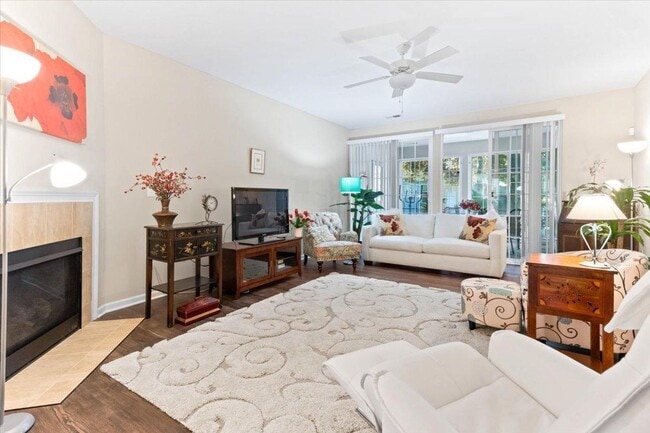 Building Photo - 224 Lake Cove Dr