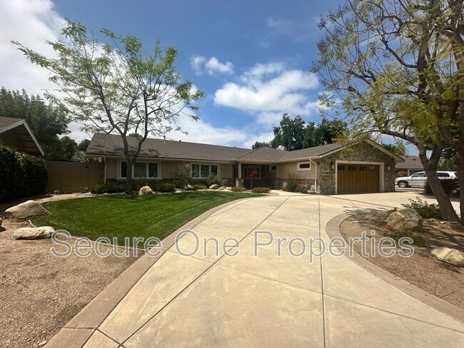 Building Photo - 1695 Berkshire Dr