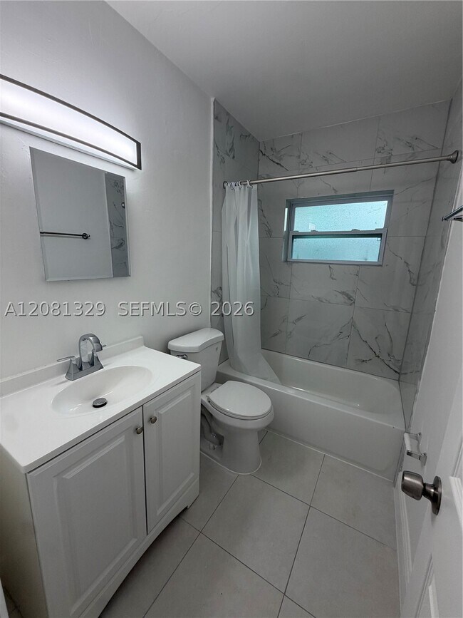 Building Photo - 1311 NE 157th St