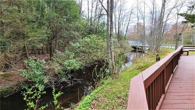 Building Photo - 52 Medallion Rd