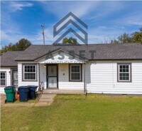 Building Photo - 3-Bedroom Available For Lease & Rent to Own- Price drop!