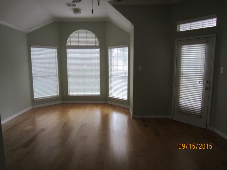 Building Photo - 7016 Randall Way