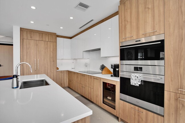 Building Photo - 151 N Seabreeze Blvd